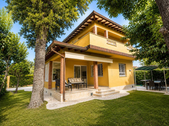 Villa in vendita a Pietrasanta