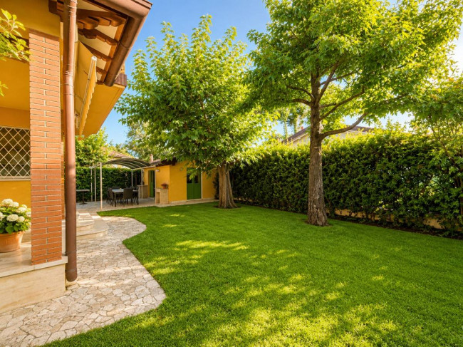 Villa in vendita a Pietrasanta