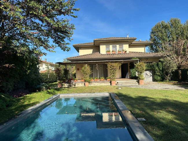 Villa in vendita a Forte dei Marmi