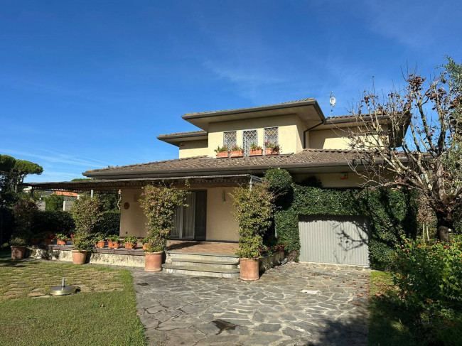 Villa in vendita a Forte dei Marmi