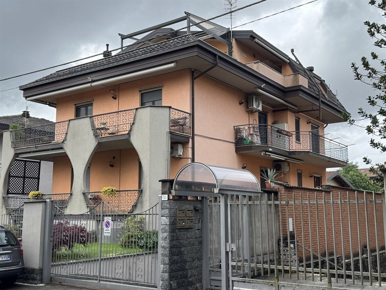 Appartamento in vendita a Caronno Pertusella