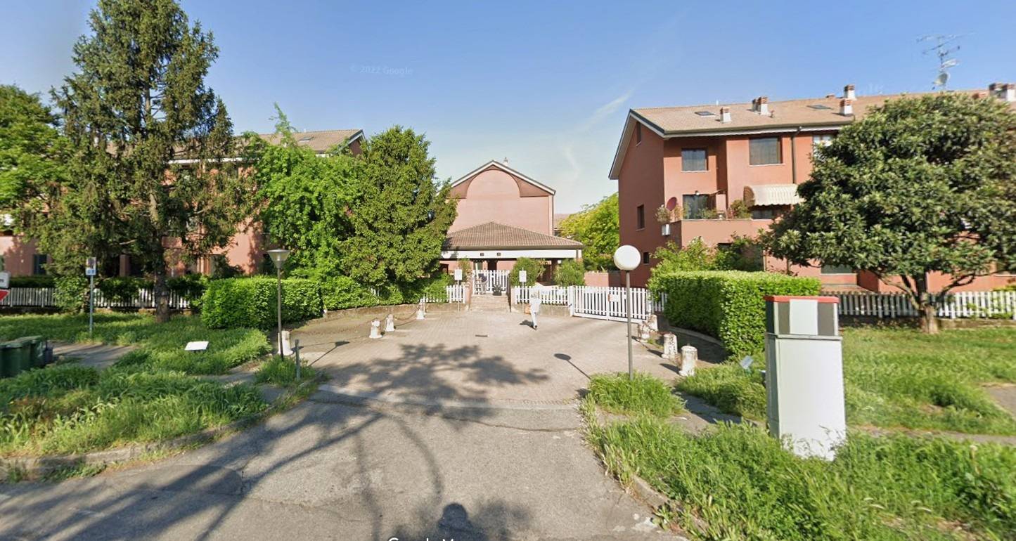 Posto auto coperto in vendita a Solaro