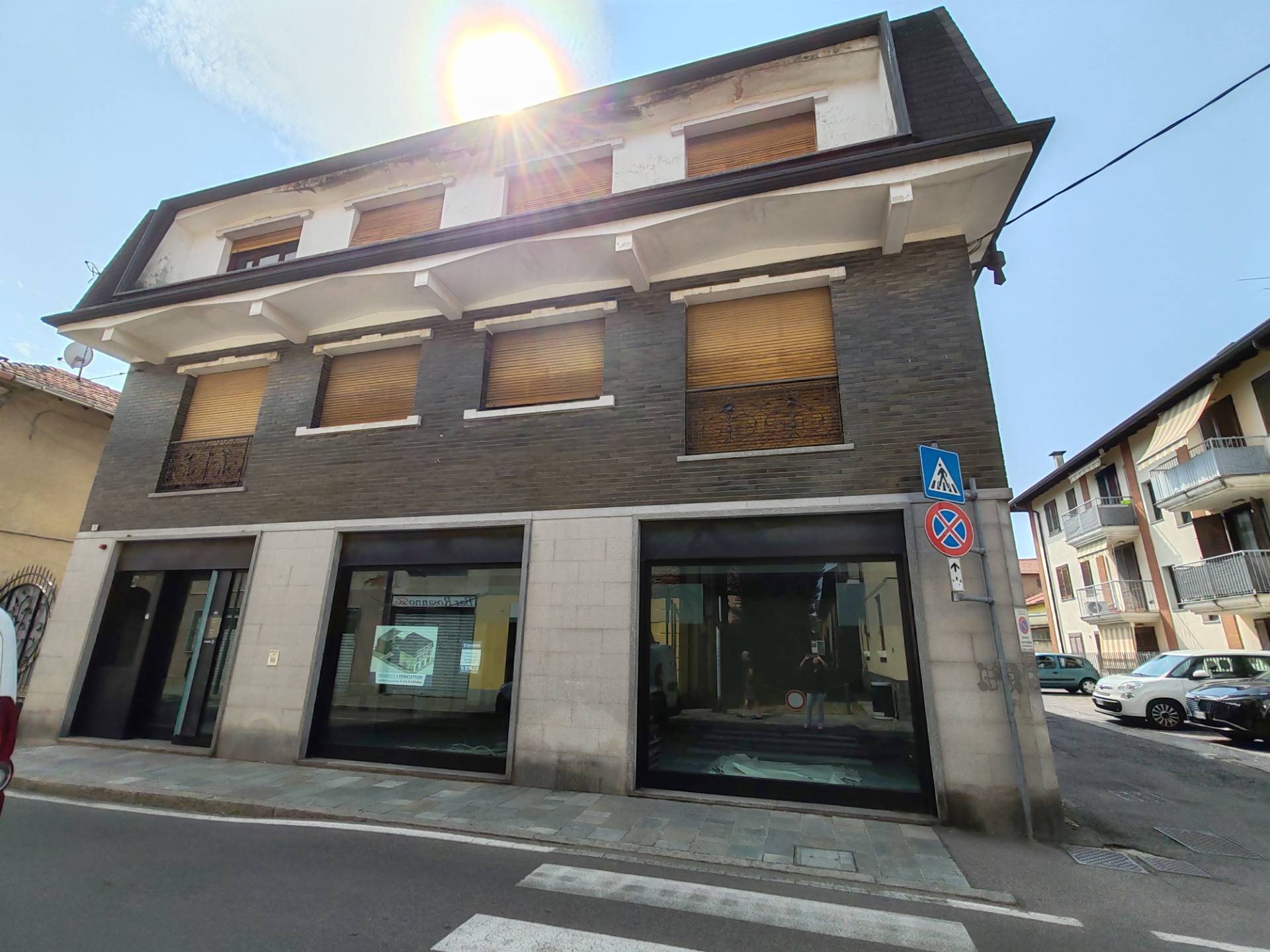 Locale commerciale in vendita a Cesate