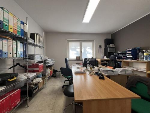 Locale commerciale in vendita a Cesate
