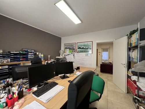 Locale commerciale in vendita a Cesate