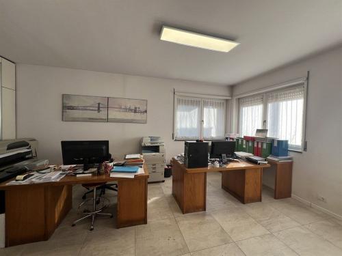 Locale commerciale in vendita a Cesate