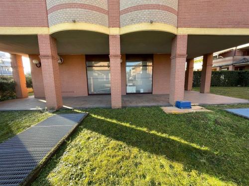 Locale commerciale in vendita a Cesate