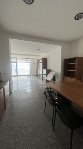 Locale commerciale in vendita a Cesate