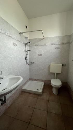 Locale commerciale in vendita a Cesate