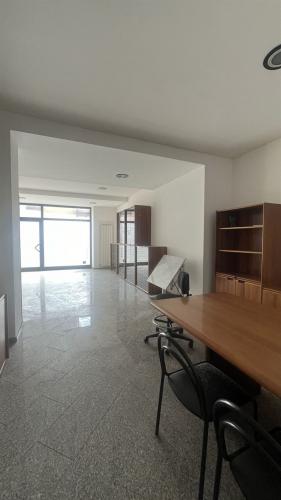 Locale commerciale in vendita a Cesate