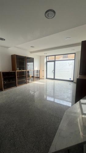 Locale commerciale in vendita a Cesate