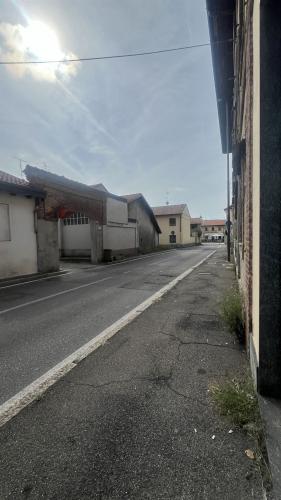 Locale commerciale in vendita a Cesate