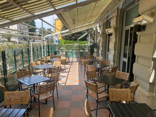 Locale commerciale in vendita a Rovellasca