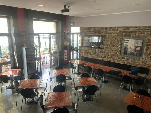 Locale commerciale in vendita a Rovellasca