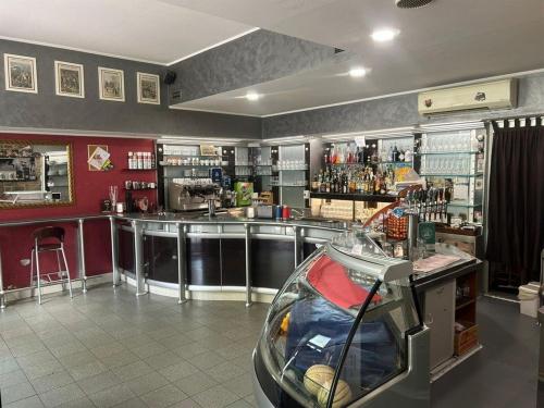 Locale commerciale in vendita a Rovellasca