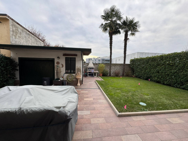 Villa in vendita a Cesate