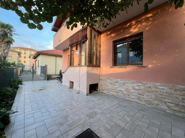 Villa in vendita a Limbiate