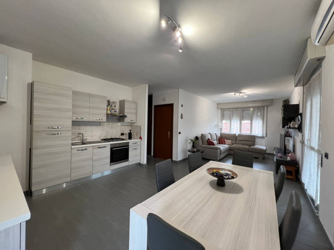 Appartamento in vendita a Garbagnate Milanese