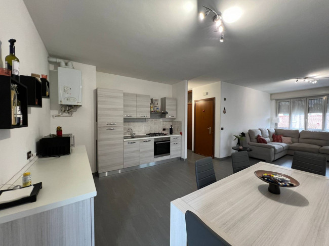 Appartamento in vendita a Garbagnate Milanese