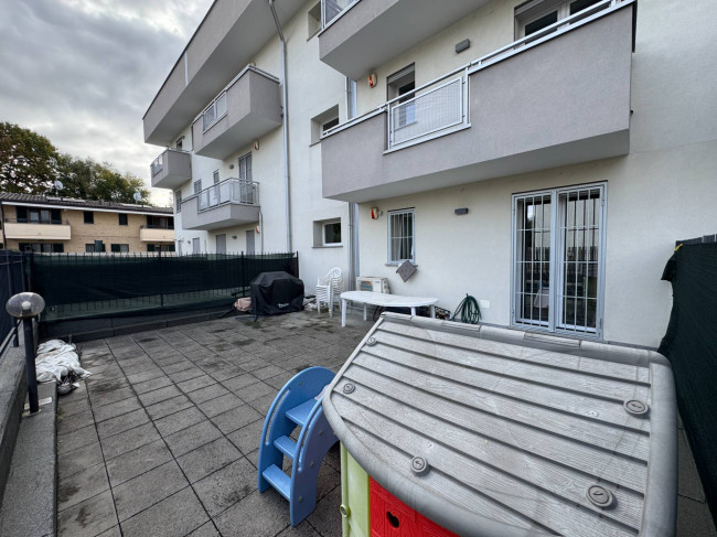 Appartamento in vendita a Caronno Pertusella