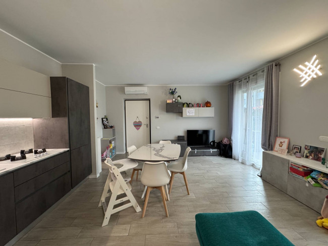 Appartamento in vendita a Caronno Pertusella