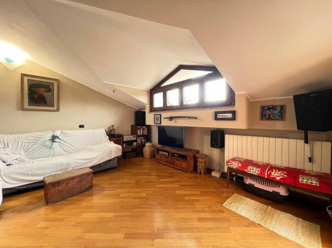 Appartamento in vendita a Caronno Pertusella