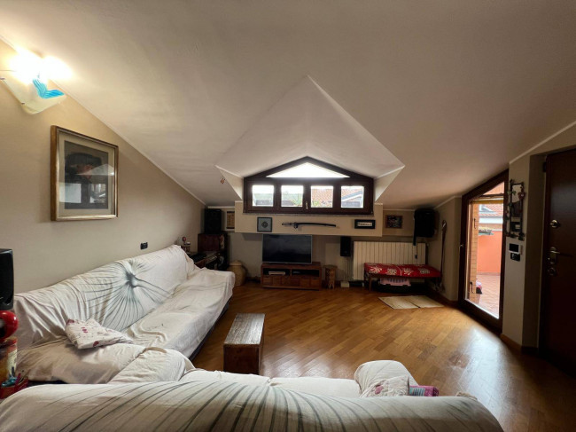 Appartamento in vendita a Caronno Pertusella