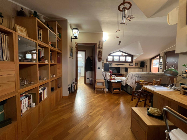 Appartamento in vendita a Caronno Pertusella