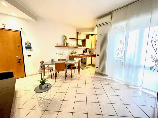 Appartamento in vendita a Garbagnate Milanese