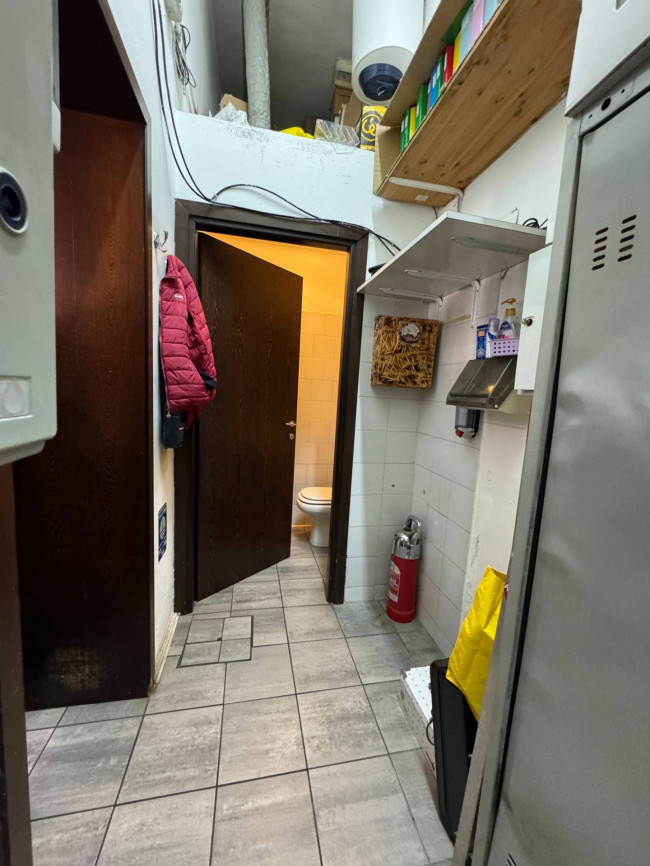 Locale commerciale in vendita a Senago