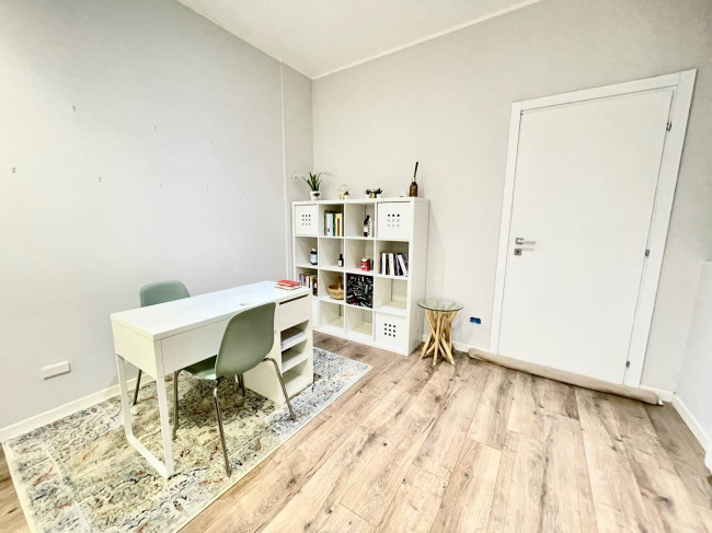 Locale commerciale in vendita a Saronno