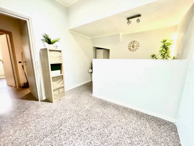 Locale commerciale in vendita a Saronno