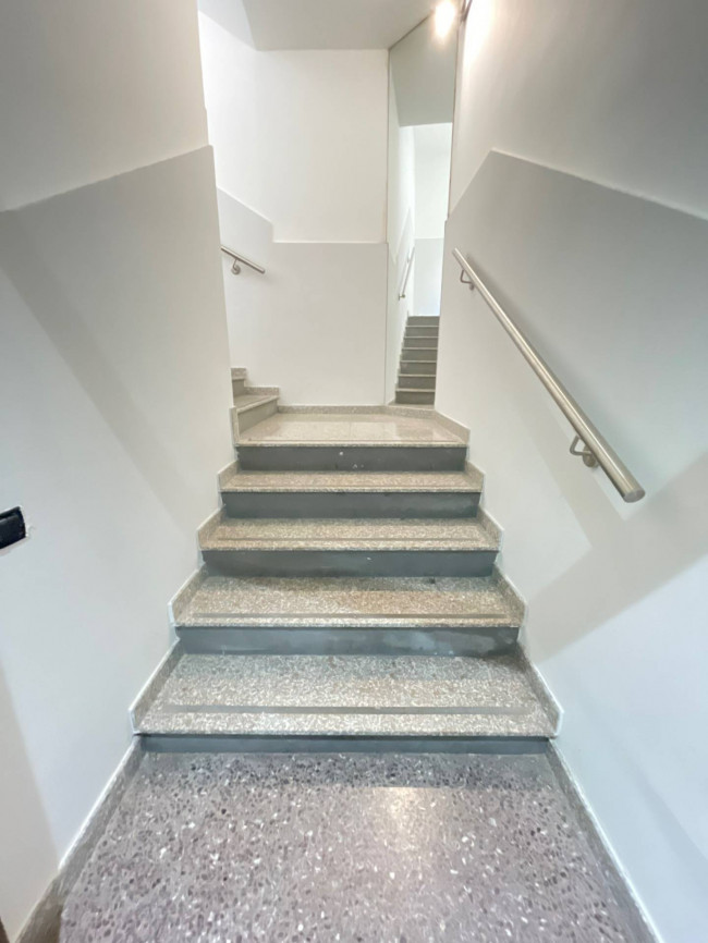 Locale commerciale in vendita a Saronno