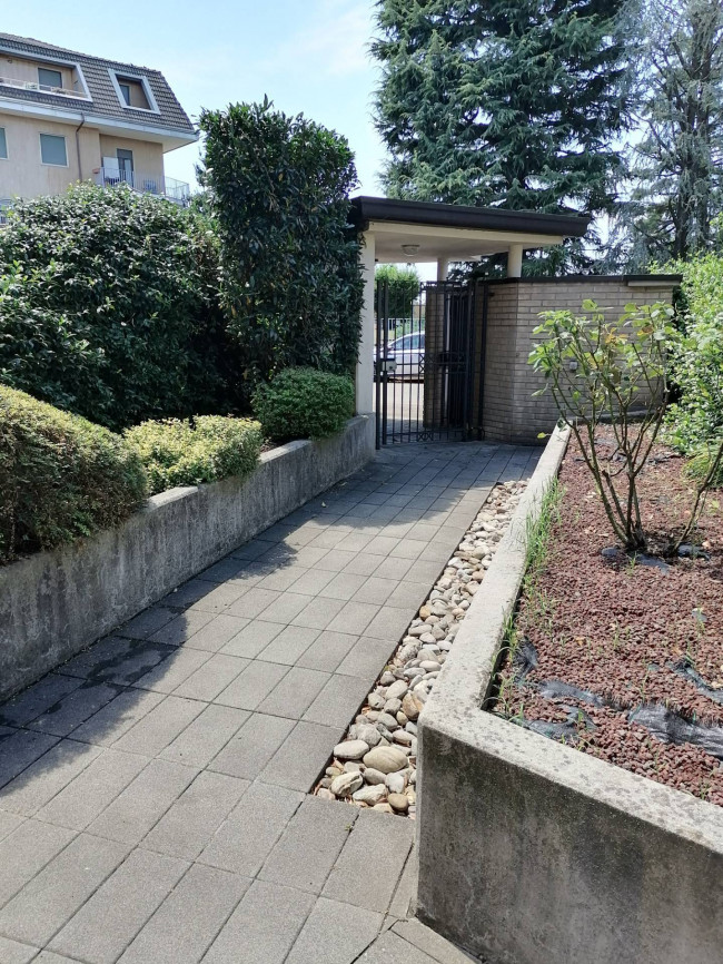 Appartamento in vendita a Caronno Pertusella