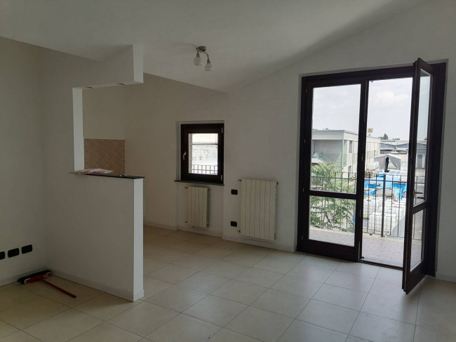 Appartamento in vendita a Caronno Pertusella