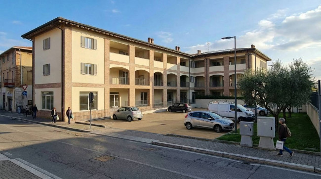 Locale commerciale in vendita a Cesate