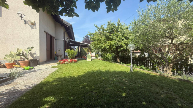 Villa in vendita a Limbiate