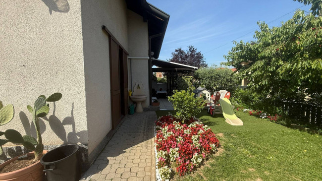 Villa in vendita a Limbiate