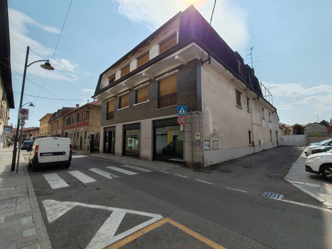 Locale commerciale in vendita a Cesate
