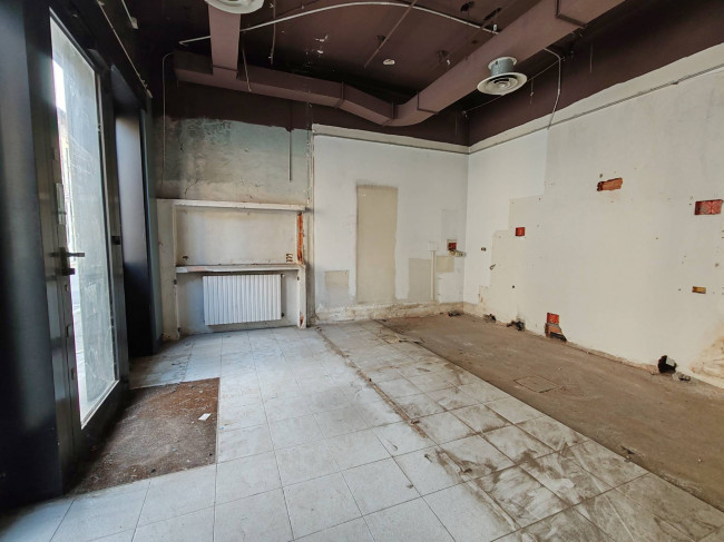 Locale commerciale in vendita a Cesate