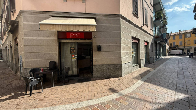 Attività commerciale in vendita a Saronno