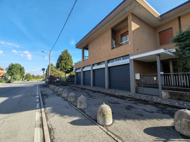 Locale commerciale in affitto a Solaro