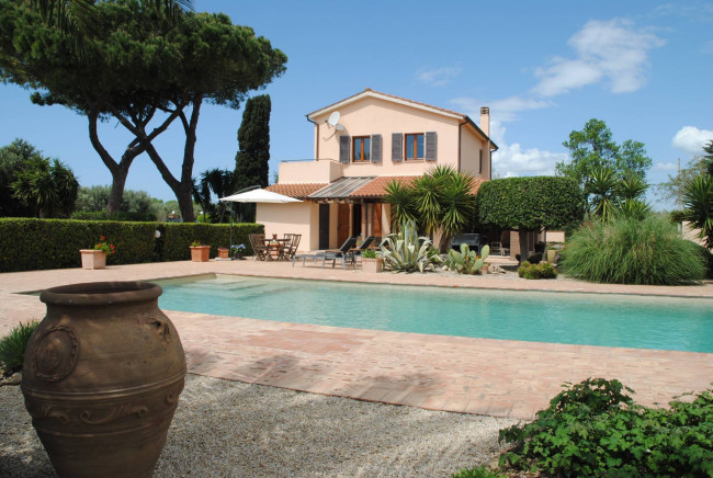 Villa in vendita a Tarquinia