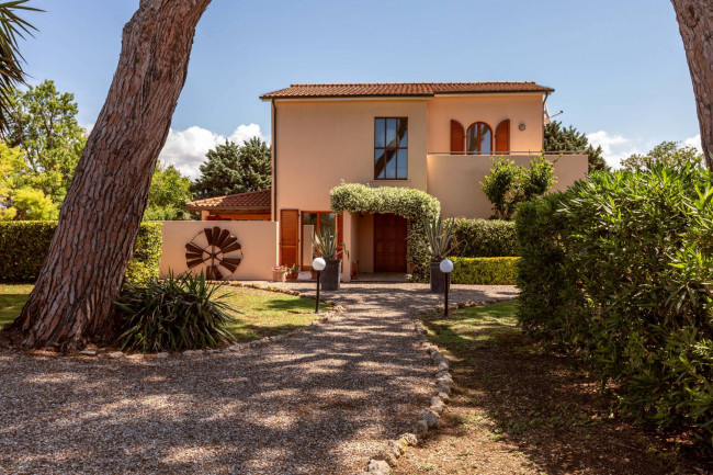 Villa in vendita a Tarquinia