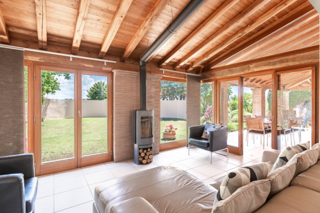 Villa in vendita a Tarquinia