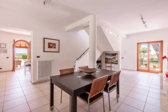 Villa in vendita a Tarquinia