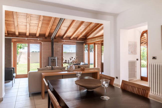 Villa in vendita a Tarquinia