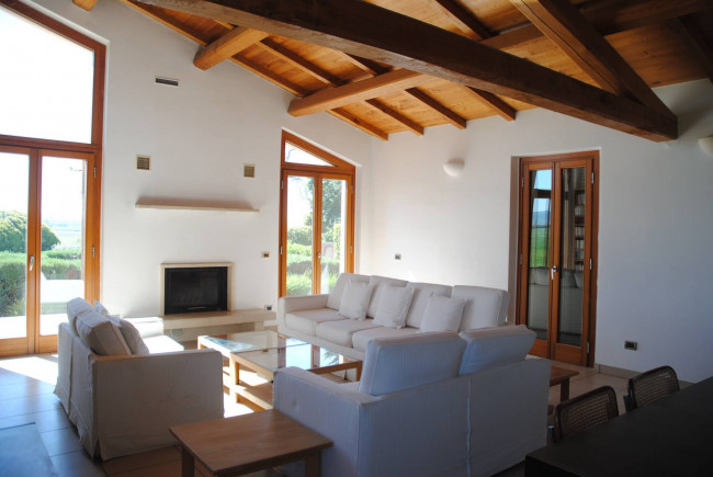 Villa in vendita a Tarquinia