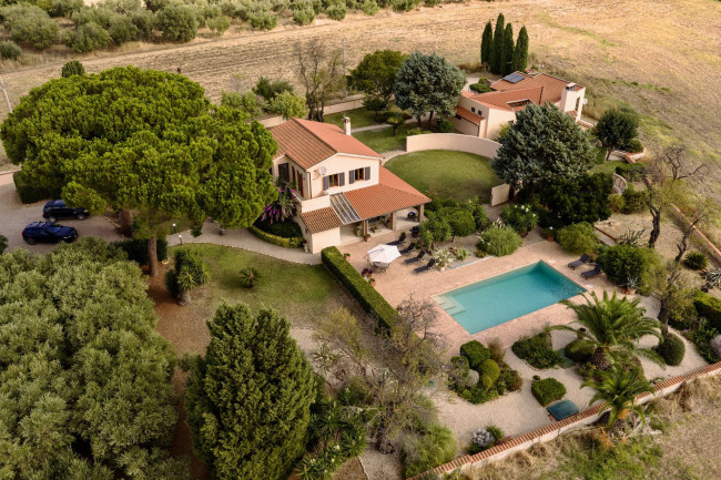Villa in vendita a Tarquinia