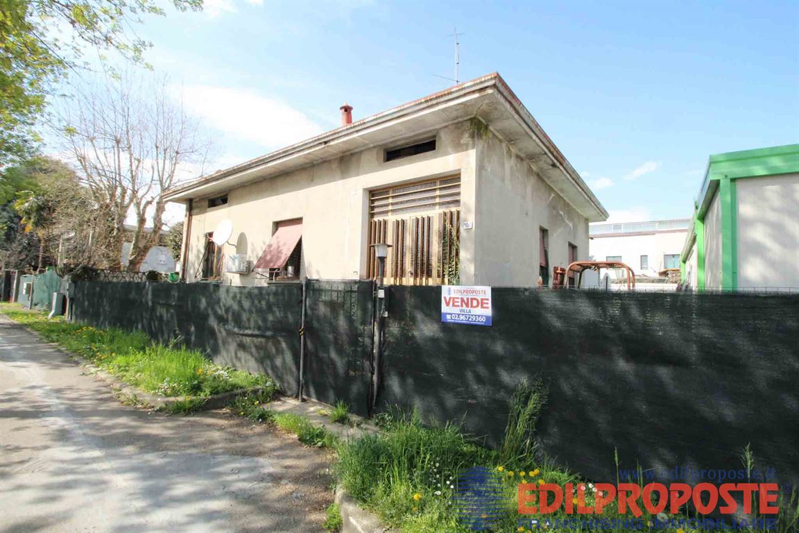 Villa in vendita a Lazzate